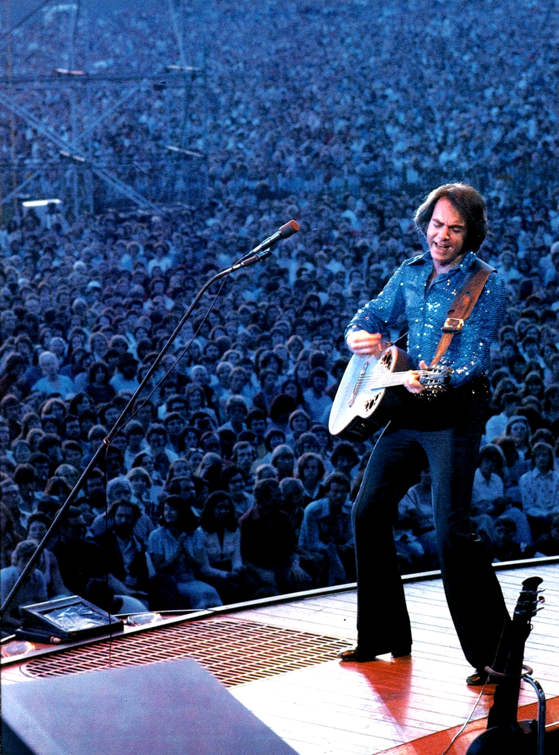 Classic Gold artist spotlight featured image – Neil Diamond