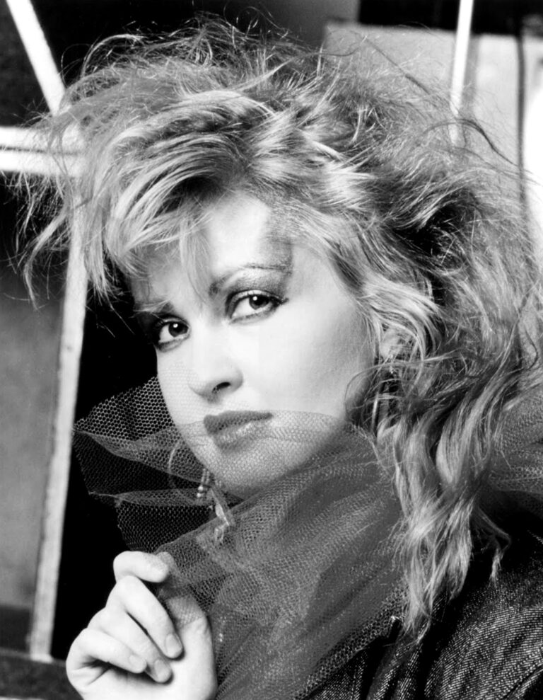 Classic Gold artist spotlight featured image – Cyndi Lauper