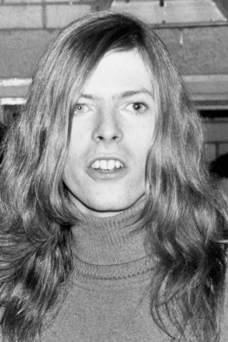 Classic Gold artist spotlight featured image – David Bowie