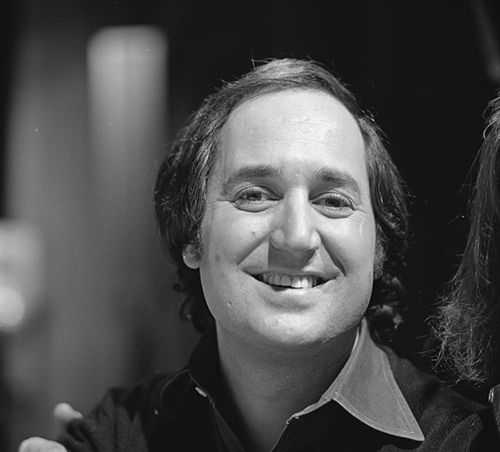 Classic Gold artist spotlight featured image – Neil Sedaka